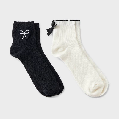 Women's Scallop Edge Bow Ultra Soft Rib-Knit 2pk Ankle Socks - Auden™ Ivory/Black 4-10 3 Women's Scallop Edge Bow Ultra Soft Rib-Knit 2pk Ankle Socks - Auden™ Ivory/Black 4-10 - Image 3